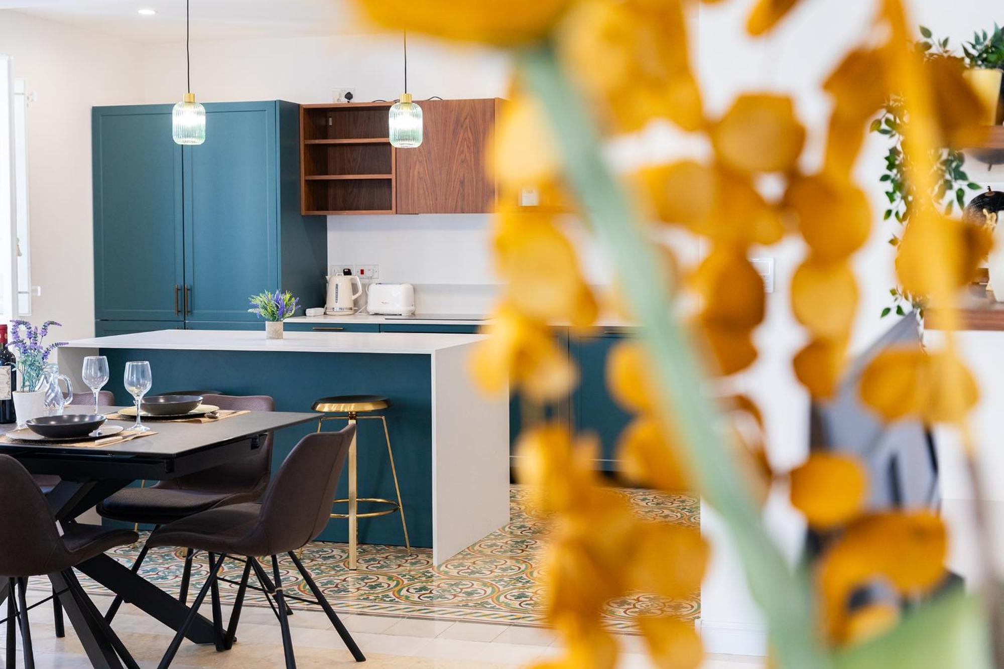 Florette Suite Designer Finish With Stunning Lounge Terrace By Arcobnb Флориана Экстерьер фото