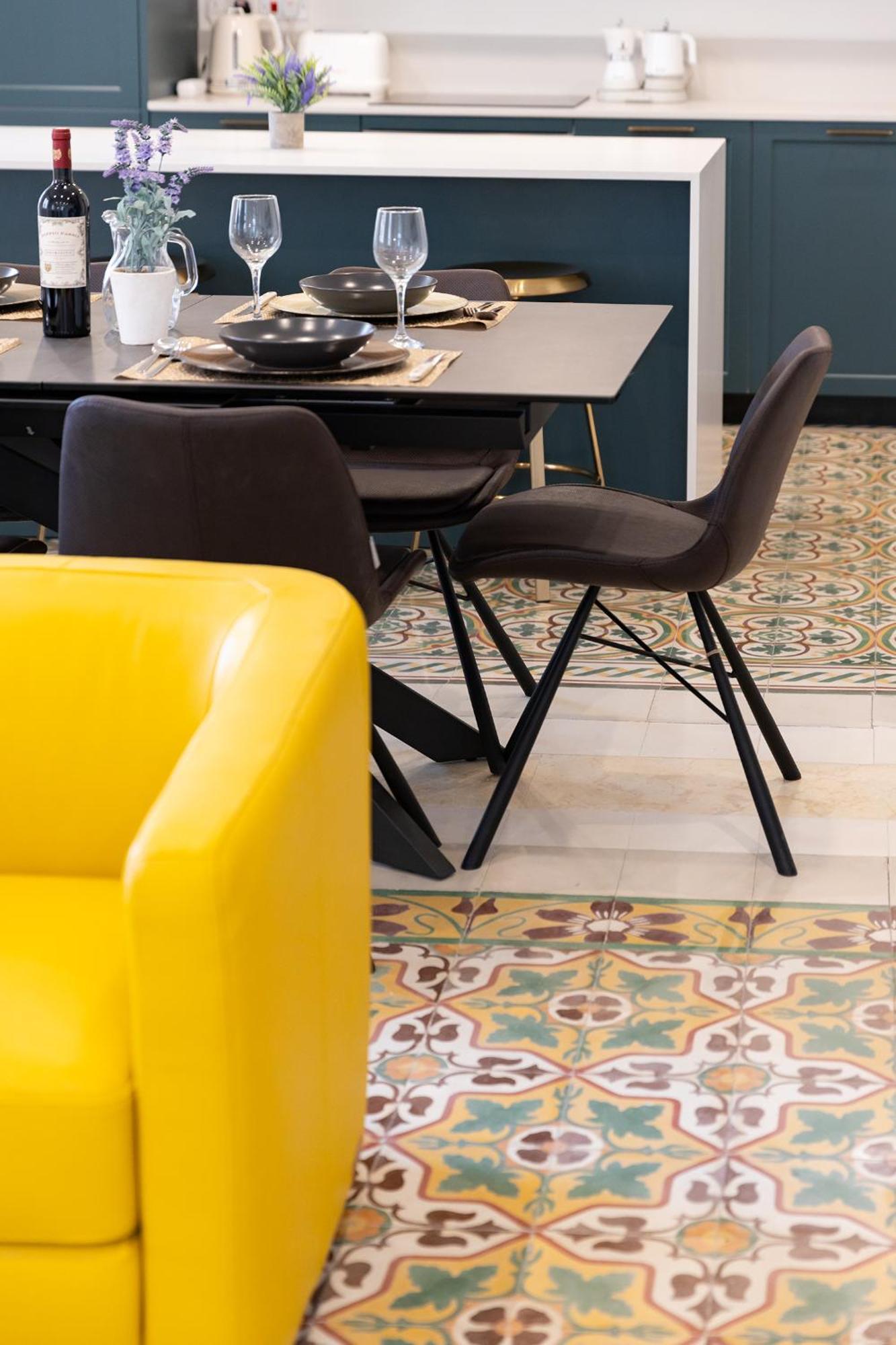 Florette Suite Designer Finish With Stunning Lounge Terrace By Arcobnb Флориана Экстерьер фото