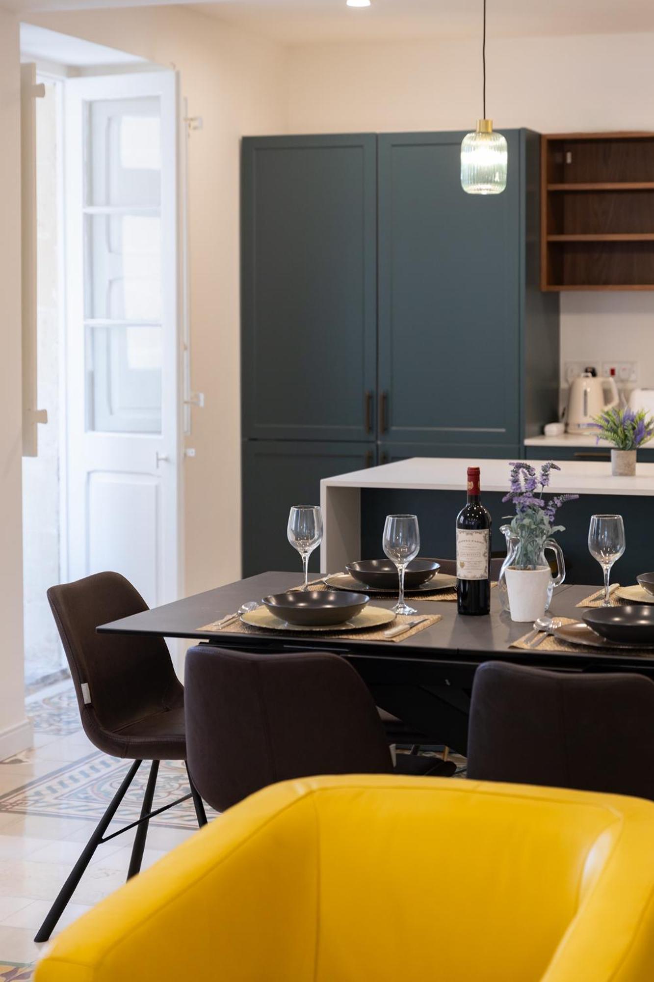 Florette Suite Designer Finish With Stunning Lounge Terrace By Arcobnb Флориана Экстерьер фото