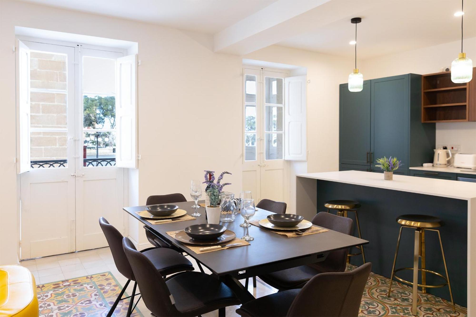 Florette Suite Designer Finish With Stunning Lounge Terrace By Arcobnb Флориана Экстерьер фото