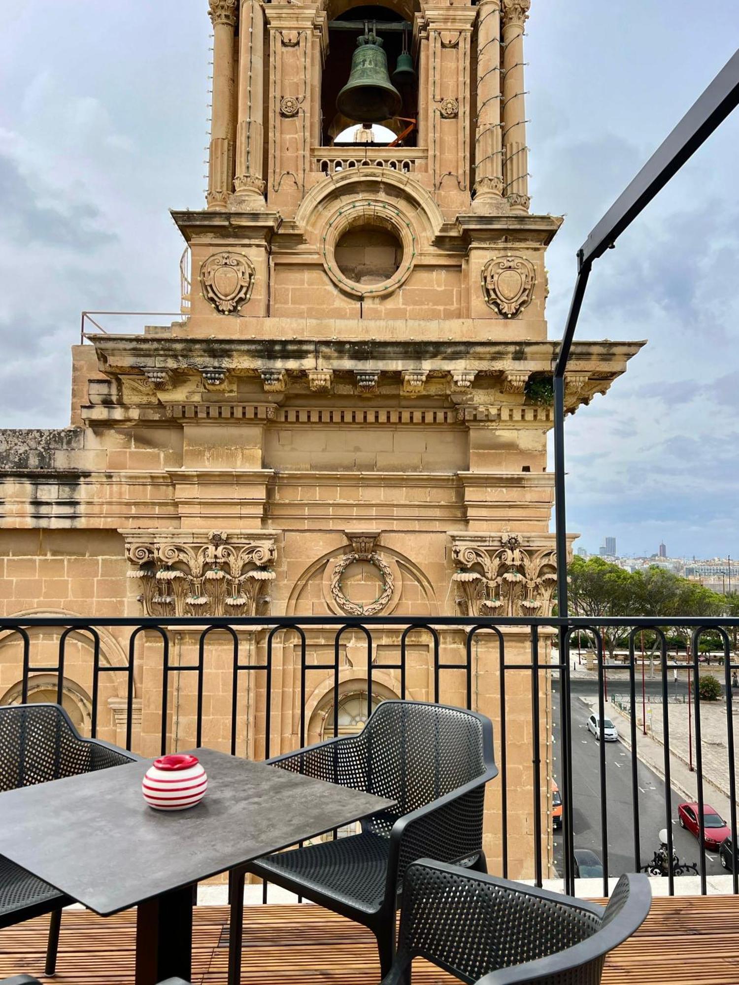 Florette Suite Designer Finish With Stunning Lounge Terrace By Arcobnb Флориана Экстерьер фото