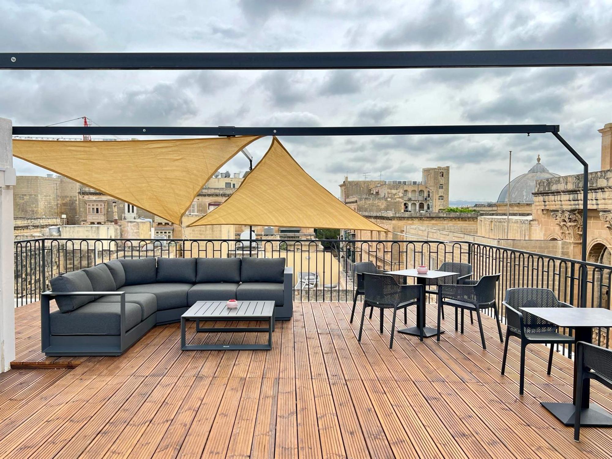Florette Suite Designer Finish With Stunning Lounge Terrace By Arcobnb Флориана Экстерьер фото