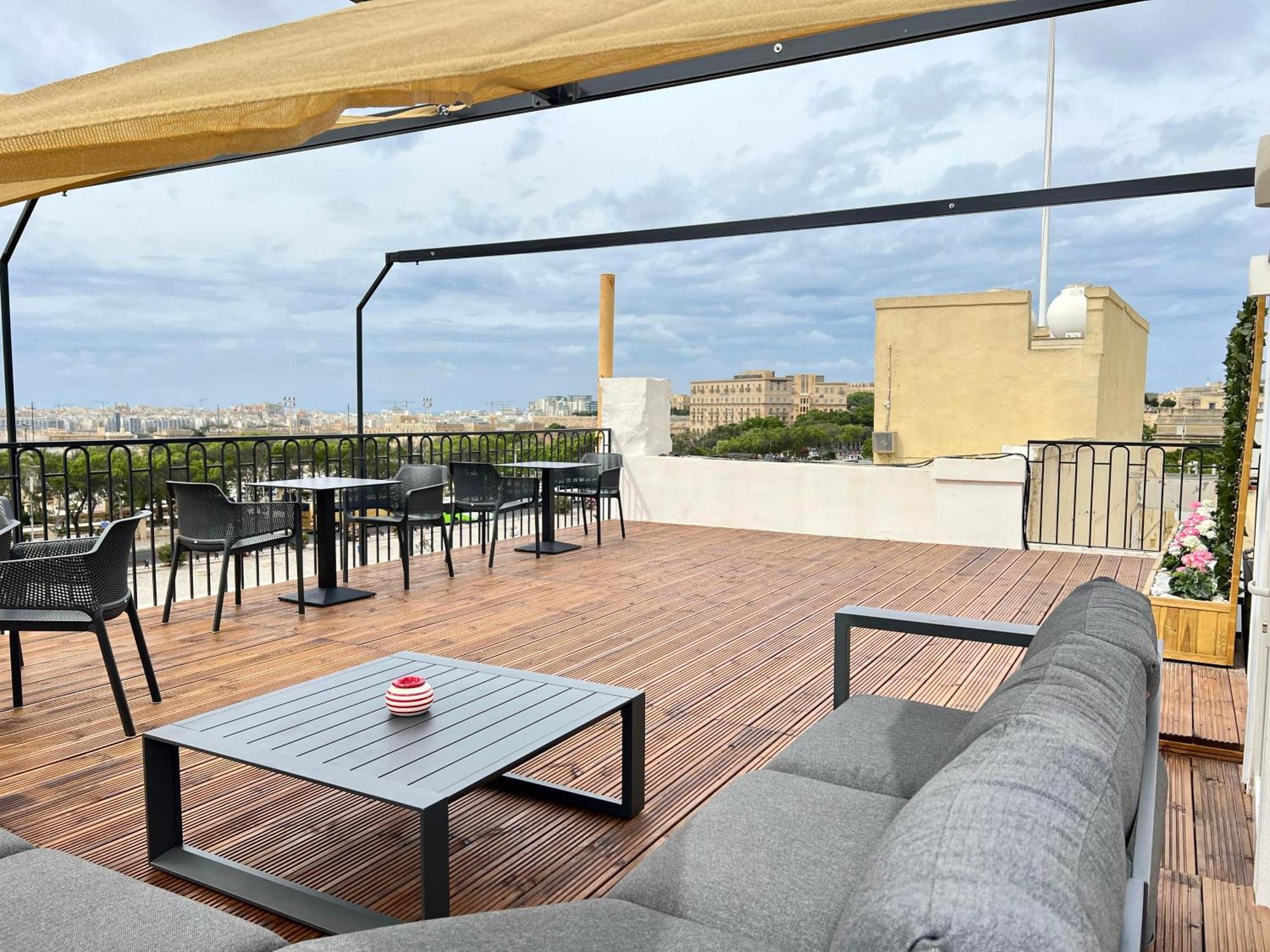Florette Suite Designer Finish With Stunning Lounge Terrace By Arcobnb Флориана Экстерьер фото